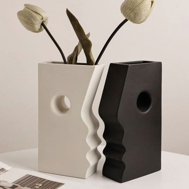 Monolith Noir angular black vase with geometric precision